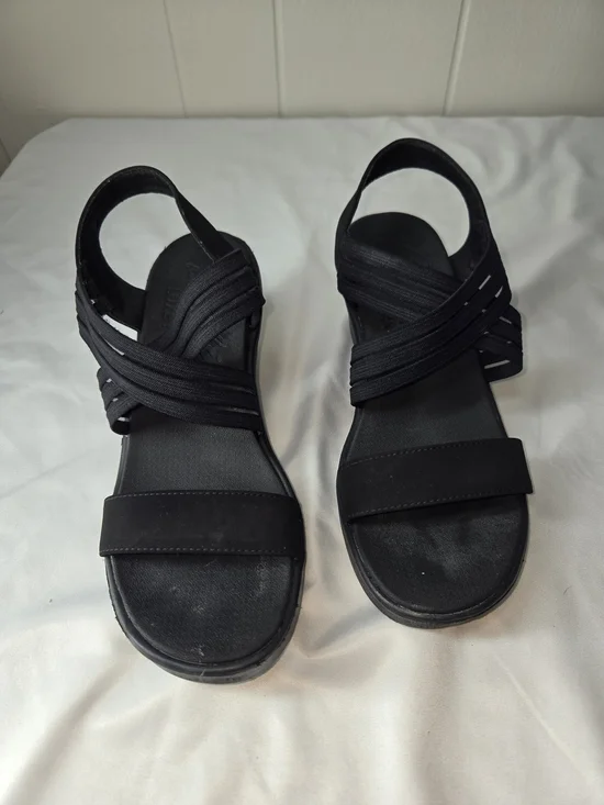 Skechers Black Strappy Elastic Wedge Sandals - Picture 2 of 7
